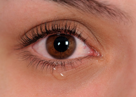 مطالعات نشان می‌دهند که تجزیه و تحلیل اشک می‌تواند امکان پایش غیر تهاجمی دیابت را فراهم کند.