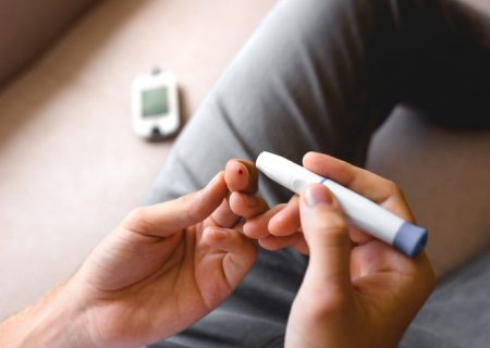 مطالعات نشان می دهد جوانان به راحتی به خود مراقبتی از دیابت روی نمی آورند